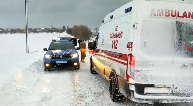 Ekipler kolu kırılan çocuk için seferber oldu