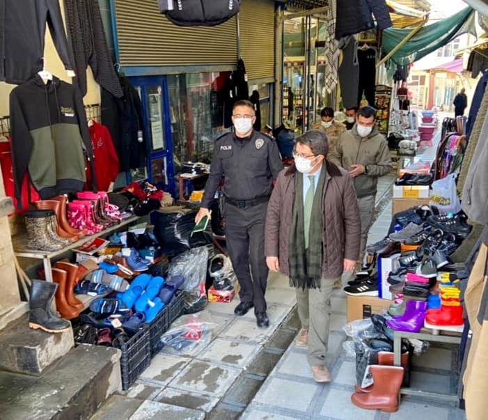 Çemişgezek Kaymakamı Önder Koç, esnaf ve vatandaşlarla bir araya geldi