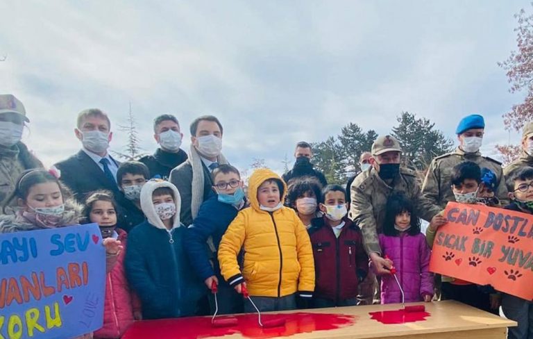 Hozat’ta Hayvan Dostu Okullar Projesi Hayata Geçti