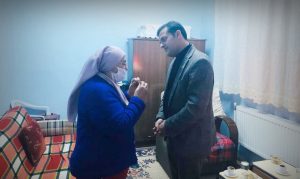 Nazımiye Kaymakamı Uğur Tutkan,  köy ziyaretleriyle birlikte hane ziyaretlerini de sürdürüyor