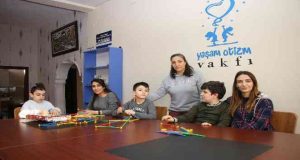 Evlatlarına otizm tanısı konulan çift, vakıf kurarak hayatlarını otizmli bireylere adadı