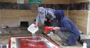 Kadınlar Bayram Temizliğine Başladı