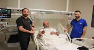 Elazığ Fethi Sekin Şehir Hastanesinde anjiyografi yöntemi ile tıkalı damar açıldı