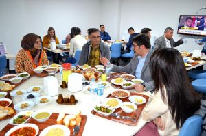 Çemişgezek Kaymakamı Önder Koç, MYO Öğrencileriyle Bir Araya Geldi