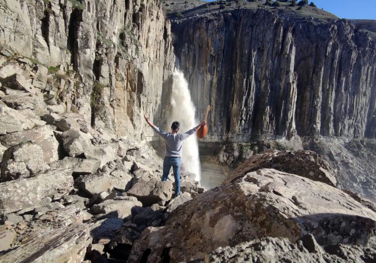 Çemişgezek Ekirek Şelalesi doğaseverlerin ilgi odağı oldu.