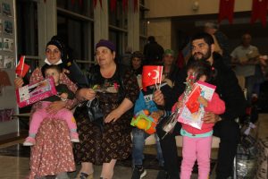 Ukrayna’dan tahliye edilen Ahıska Türklerinin ikinci kafilesi de Elazığ’a geldi