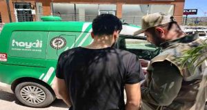 Aracıyla ezdiği kediyi ölüme terk eden şahsa 2 bin 43 TL ceza