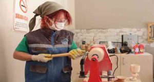 ‘Yapamazsın’ dediler, o şimdi eserleri ile erkeklere taş çıkarıyor