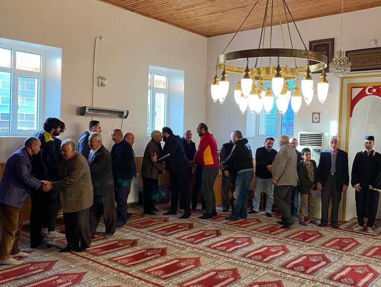 Nerde o eski bayramlar diyenlere “işte o eski bayramlar” Görüntüler Çemişgezek’ten