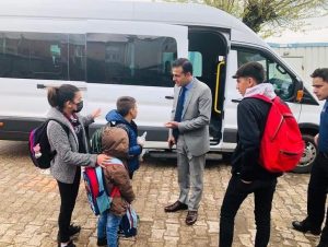 Nazımiye Kaymakamı Tutkan, okul servislerini denetledi