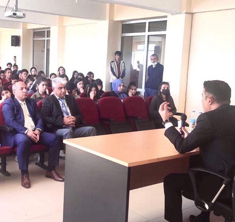 Pertek ilçesinde, lise öğrencilerine mesleki tanıtım programı düzenledi