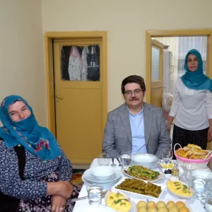 Kaymakam Önder Koç, şehit ailesini evinde ziyaret ederek, iftar sofralarına konuk oldu