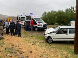 Çemişgezek ilçesinde trafik kazası: 4 yaralı