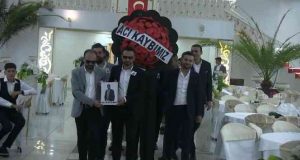 Düğünde damada cenaze töreni düzenlendi, davetliler büyük şaşkınlık yaşadı