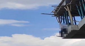 İnşaatın7’nci katında intihar girişiminde bulunan şahsı polis ekipleri ikna etti