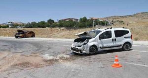 Elazığ’da iki aracın çarpışması sonucu meydana gelen trafik kazasında 7 kişi yaralandı