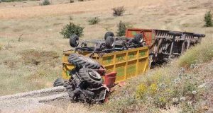 Elazığ’da şarampole devrilen traktörün altında kalan sürücü, ağır yaralandı