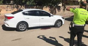 Otomobilin çarpması sonucu bisikletiyle aracın altında kalan 13 yaşındaki çocuk hayatını kaybetti