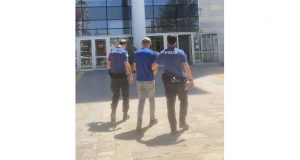 10 suç kaydı bulunan şüpheli hırsızlık yapınca yakayı ele verdi