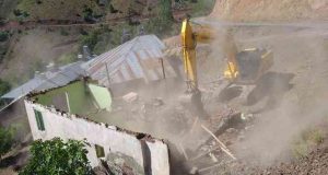 Haberi olmadan tapusuna şerh konuldu, evi yıkıldı