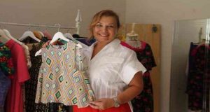 Gündüz hasta muayene eden doktor, akşamları ise tasarım yapıyor