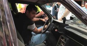 Gündüz vakti zil zurna sarhoş olan sürücü yayaya çarptı