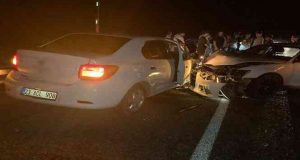 Elazığ’da iki otomobilin çarpışması sonucu meydana gelen kazada 4 kişi yaralandı