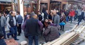 Elazığ Kapalıçarşı’da sundurmanın çökmesi sonucu 5 kişi yaralandı