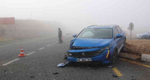 Elazığ’da yoğun sis kazayı beraberinde getirdi: 3 yaralı