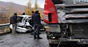 Elazığ’da tır ile otomobilin çarpıştığı kazada ölü sayısı 2’ye yükseldi