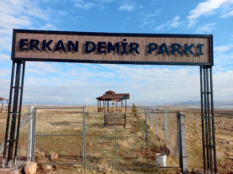 Vefat eden Muhtarın ismi aile parkında yaşatılacak