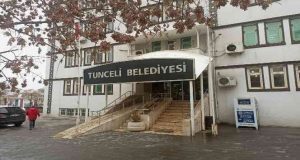 Tunceli Belediyesi hizmet binasının elektrikleri kesildi