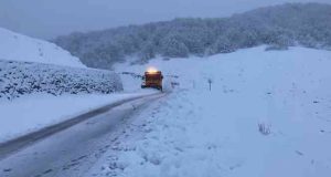 Hozat ve Ovacık ilçelerinde karla mücadele çalışmaları devam ediyor