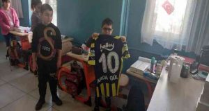 Başkan Koç verdiği sözü yerine getirdi, Pülümürlü öğrencileri sevindirdi