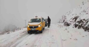 Tunceli’de etkili kar yağışı başladı