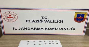“Vasıf” kokladı, peçeteye sarılı 14 adet sikke ele geçirildi