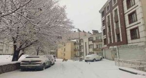Tunceli’de Özlenen kar yağışı başladı
