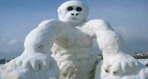 Ağın’da oto tamir ustası, kardan yaptığı heykeller ile adeta heykeltıraşlara taş çıkardı