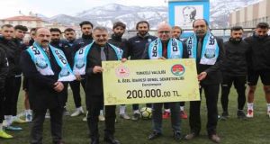 Tunceli Valiliğinden Dersimspor’a 200 bin liralık destek