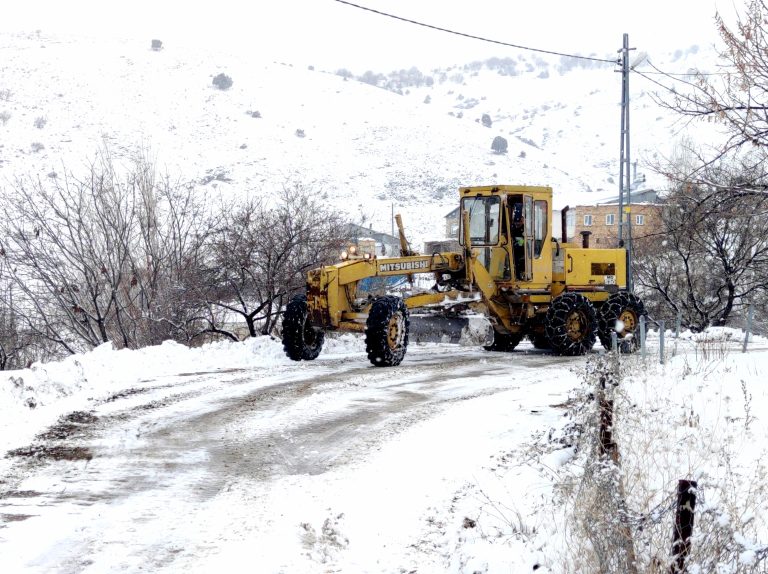 Tunceli’de kapalı köy yollarının büyük bölümü ulaşıma açıldı