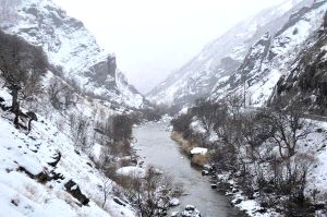 Yeniden başlayan kar yağışı sonrasında Pülümür Vadisi’nde eşsiz manzaralar ortaya çıktı