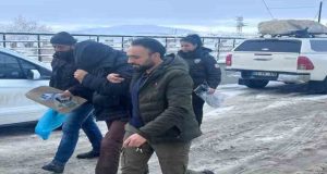 Elazığ’da 26 yaşındaki Mustafa Yılmaz ve kuzeni Onur Yılmaz’ın kaybolması olayına ilişkin şafak operasyonu düzenlendi.12 kişi gözaltına alındı.