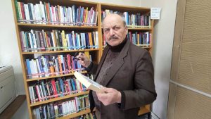 70 yaşındaki Çemişgezekli çiftçi Orhan Taşçı, okumanın yaşının olmadığını bir kez daha gösterdi