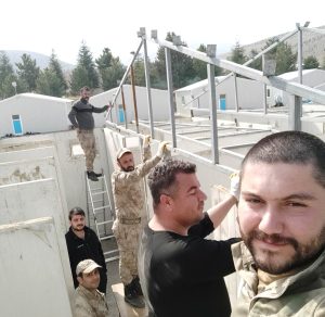 Çemişgezekli güvenlik korucuları deprem bölgelerindeki çalışmalarını sürdürüyor