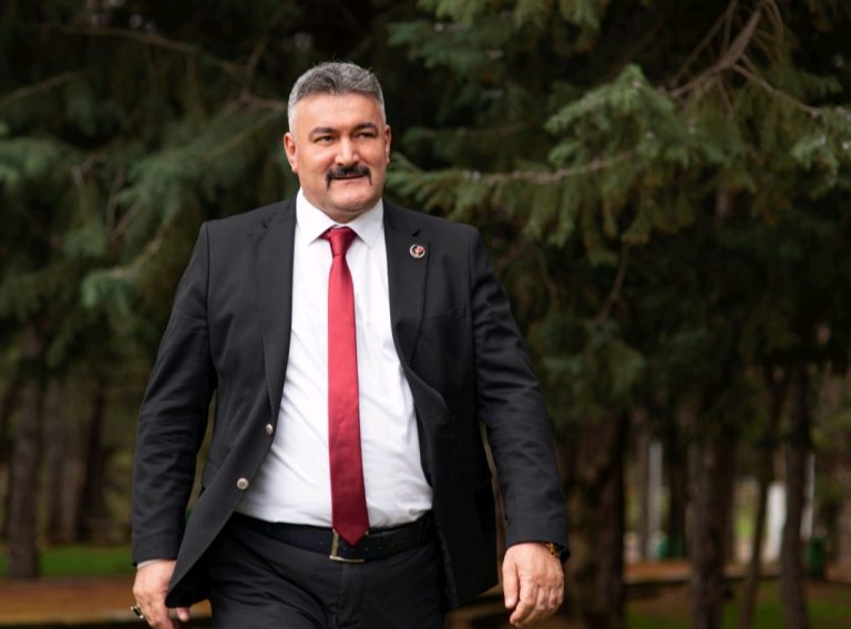 Sivas’a Büyük Birlik Partisi’nden Sürpriz Aday Adayı