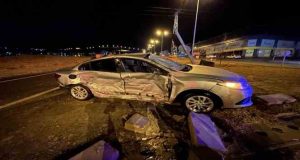 Elazığ’da tır ile otomobil çarpıştı: 1’i ağır 3 yaralı