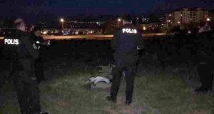 Elazığ Fevzi Çakmak Mahallesi’nde bir tarlada erkek cesedi bulundu