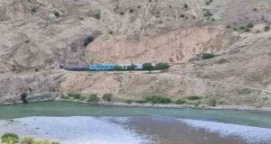 Elazığ’da treninin çarptığı işçiler ağır yaralandı