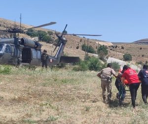 Çemişgezek ilçesinde kalp krizi geçiren şahıs jandarma Helkopteriyle hastaneye sevk edildi