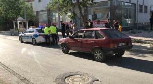 Elazığ’da aniden yola çıkan 3 çocuğa otomobil çarptı